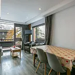 Appartement Elegant Et Renove, Idealement Situe Sur Le Front De Neige A Val D'Isere, Proche Du Village - Fr-1-694-262