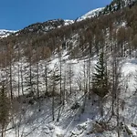 Appartement Spacieux Expose Sud Avec Balcon, Proche Des Pistes Et Commodites, Val-D'Isere - Fr-1-694-311