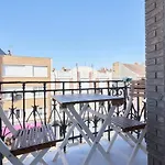 Superbe Appartement, Balcon Vue Mer, 3 Chambres!
