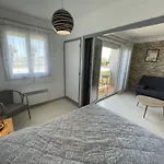 Studio 4 Pers. En Bord De Mer Avec Balcon, Parking Et Animaux Admis A Saint-Cyprien. - Fr-1-106-94