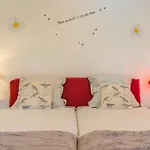 Evasion Marine : Studio Avec Jardin Prive, Terrasse Et Acces Direct Au Canal De Nantes A Brest - Fr-1-306-835