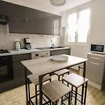 Joli T3 Renove / Wifi / Grand Parking
