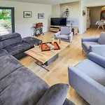 5 Bedroom Stunning Home In Kerlouan