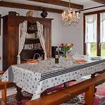 Cozy Home In Pleubian With Kitchen