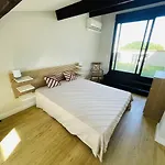 Appartement Climatise Avec Terrasse, Piscine Et Garage, Proche Plage Et Port - Fr-1-723-78