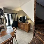 Maison Pres De La Ville