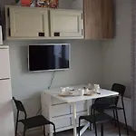 Charmante Maisonnette Avec Piscine, Terrasse Et Parking A 250M De La Plage A Marseillan - Fr-1-387-195