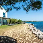 Villa Waterfront - Villa With Spectacular Views And Direct Access To The Laguna