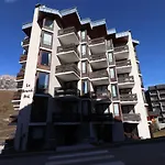 Studio Confortable Proche Pistes Et Commerces Avec Balcon - Fr-1-502-498