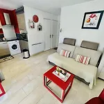 Appartement Refait A Neuf, Calme Avec Terrasse Et Parking, Proche Plage Et Port - Fr-1-723-4