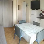 Appartement T2 Avec Piscine, Proche De La Plage Et Du Port