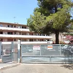 Michelet Studio Climatise Avec Balcon Et Parking Ferme