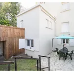 Appartement 200 M Plage Avec Terrasse Et Jardin