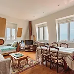 Appartement A 250 M De La Plage Des Basques Au Coeur Des Halles De Biarritz