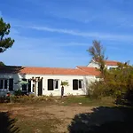 Maison Bord De Mer, Plage A Pied, Wifi, Parking, Animaux Acceptes - Fr-1-22-261