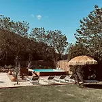 L Atelier Gite 3 Etoiles Avec Piscine Le Jas Des Oliviers