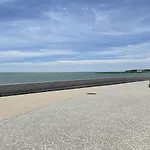 Charmant Studio Avec Piscine Et Parking - La Rochelle - Fr-1-246-658