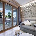 Appartement Moderne Au Coeur De Courchevel Village, Proche Commerces Et Pistes, Avec Espace Fitness. - Fr-1-562-36