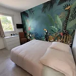 Herbarium : Coquet T2 Avec Terrasse A 10 Min De La Mer !