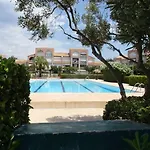 F2 Mezzanine Avec Piscine, Parking Et Climatisation A Palavas, Proche Plage Et Centre-Ville - Fr-1-559-8