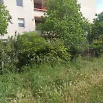 Le Nomade, Parc Montcalm Et Stationnement Prive