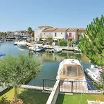 Nice Home In Aigues-Mortes With Kitchen