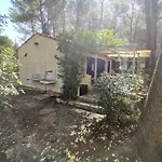 Maisonnette En Pleine Nature