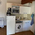 Appartement A Deux Pas De La Plage Avec Balcon-Terrasse - Fr-1-336-112