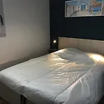 Appartement Pres De La Plage Avec Balcon Et Parking Prive - Fr-1-336-69