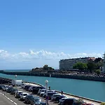 Vue Panoramique Mer Et Chenal Meme De La Chambre 50M2 Refait A Neuf Situation Ideale En Option Garage Ferme Prive