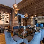 Appartement De Luxe Avec Cheminee, Jacuzzi Et Hammam, Skis Aux Pieds - Meribel - Fr-1-613-84