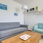 Bright 60M Near The Beach