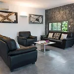 Villa Des Arts, 100 Meters From The Sea, Swimming Pool, Wifi, Air Conditioning And 6 Bikes
