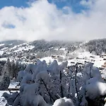 Chalet Lunar