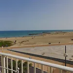 Charmant 2 Pieces Avec Terrasse Et Parking A Sete - Fr-1-472-191