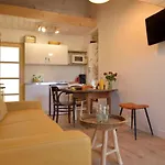Studio Petit Grain De Cafe By Interhome