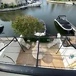 Marina 26