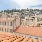 Le Funiculaire - Au Pied De Notre Dame De La Garde