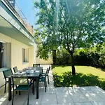 Spacious Cocoon With Pool In La Rochelle