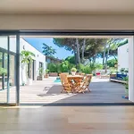 Villa Haut De Gamme 160 M2 Piscine Chfe Et Jacuzzi