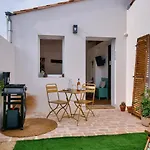 Studio Avec Terrasse A 250 Metres Du Port