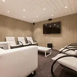 Chalet Spacieux A Avoriaz, Sur Les Pistes, Pour 14 Pers. Avec Sauna, Home Cinema Et Service Premium - Fr-1-314-101