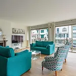 Luxueux Appartement Centre-Ville, A 50M De La Plage - Fr-1-4-675