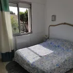 Joli Appartement Avec Cour Prive A 5 Minutes A Pied De La Plage