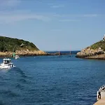 Appartement Neuf Classe, Balcon Et Petite Vue Mer