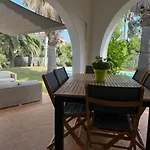 Villa Avec Magnifique Piscine Et Grand Jardin, A 2 Pas Du Golf Et De La Plage
