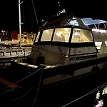 Navi Yacht A Sete, 2 A 8 Couchages, Privatif