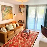 Le Studio De La Maison Jaune