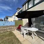 Appartement La Foret-Fouesnant : Port, Plage Et Restaurants A Pied, Terrasse Et Parking - Fr-1-481-146