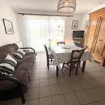 Appartement La Foret-Fouesnant : Port, Plage Et Restaurants A Pied, Terrasse Et Parking - Fr-1-481-146